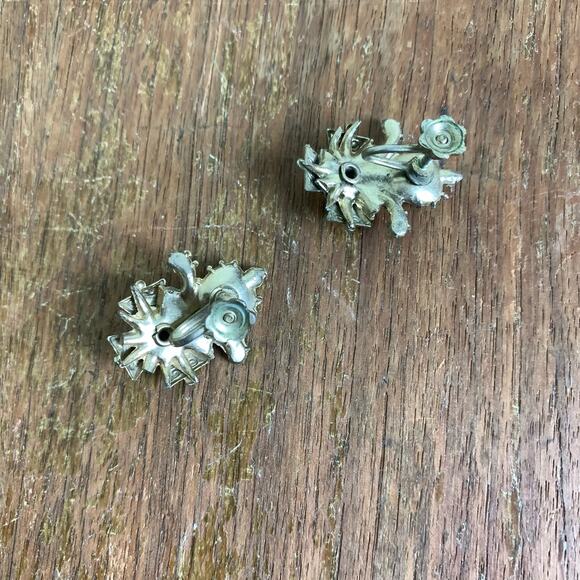 VINTAGE 40s 50s Maltese Cross with Fleur De Lis Silver faceted gemstone earrings - Picture 5 of 6